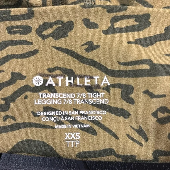 NWOT Athleta Transcend 7/8 Tight Animal Print Olive Green leggings - Picture 2 of 5